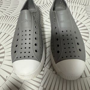 Native‎ Women's Jefferson Fashion Sneaker Gray Size W11/M9